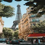 Magnificent 2Bd 6P Apartment - Eiffel Tower