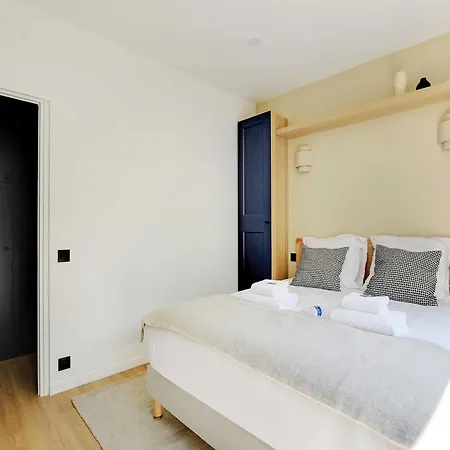 Magnificent 2bd 6p - Eiffel Tower *